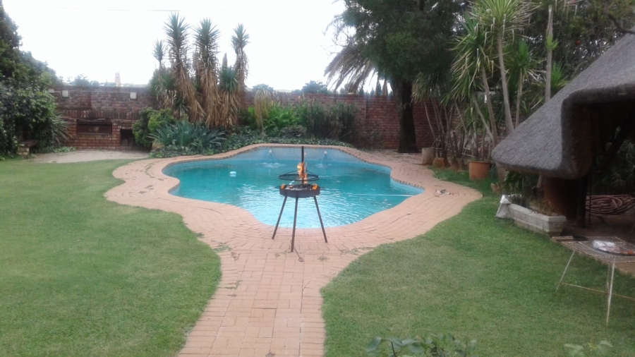5 Bedroom Property for Sale in Stilfontein Ext 4 North West